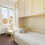 Beach Apartment *