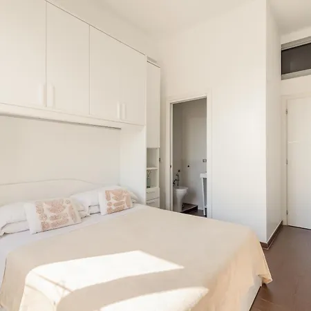 Beach Apartment *