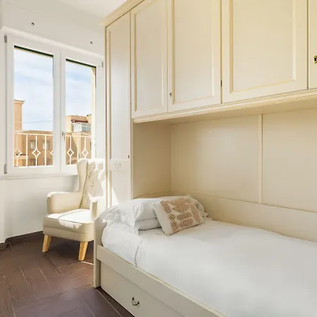 Beach Apartment *