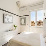 Beach Apartment *
